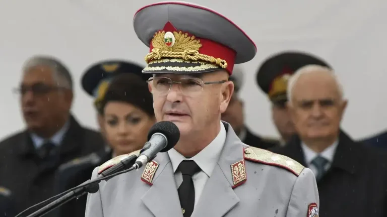 Бугарската влада предлага началникот на ВМА генерал Венцислав Мутафчиски да биде одликуван со орден