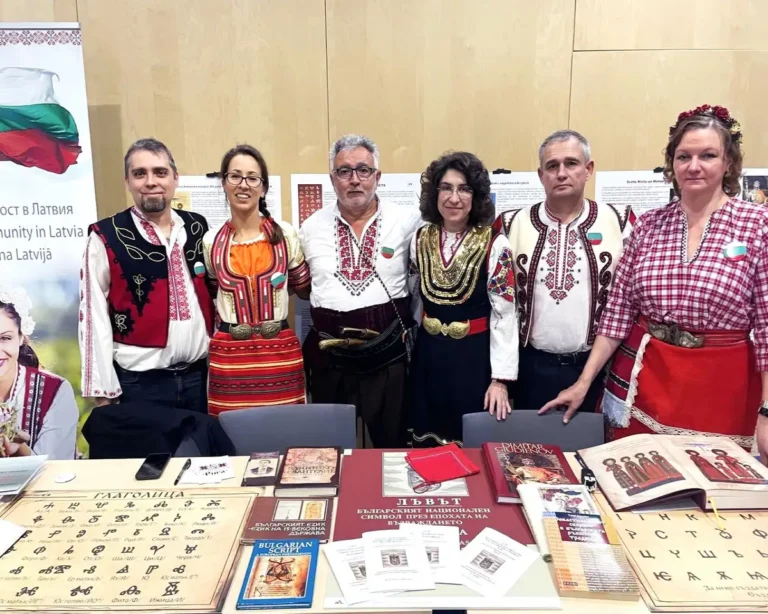 Со кирилица и фолклор: Бугарите во Рига ја претставија татковината на Фестивалот на јазиците
