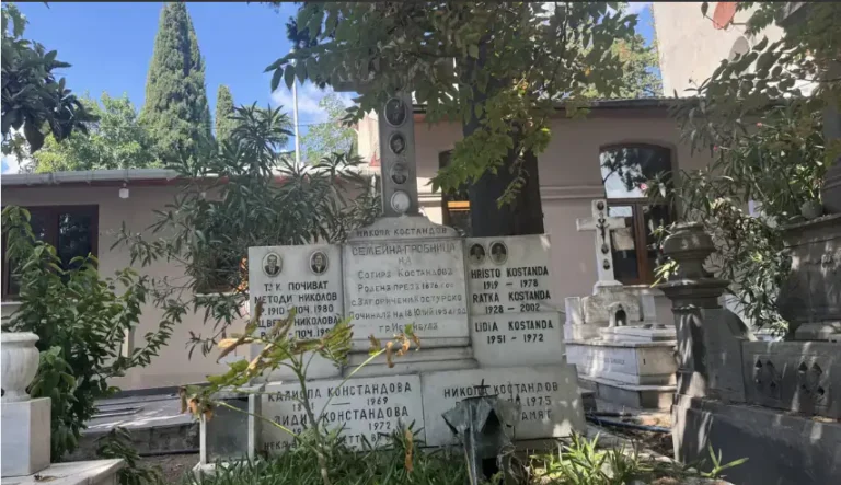 (Видео) Зад заклучените врати на бугарската меморија: Цариград што сè уште памети