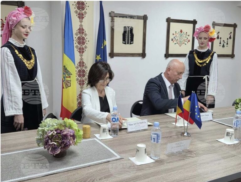 Регионот Тараклија во Молдавија и романскиот округ Јаш ги продлабочуваат културните врски преку партнерство меѓу ансамблите „Родољубие“ и „Константин Арвинте“
