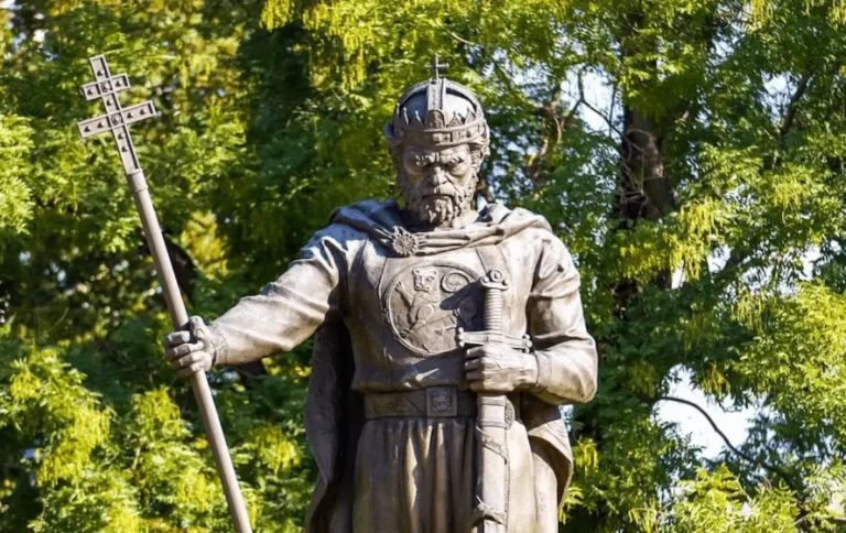 (Видео) Историчарот Петар Тодоров за царот Самоил: Во изворите и во литературата, тој се именува како цар на бугарско царство