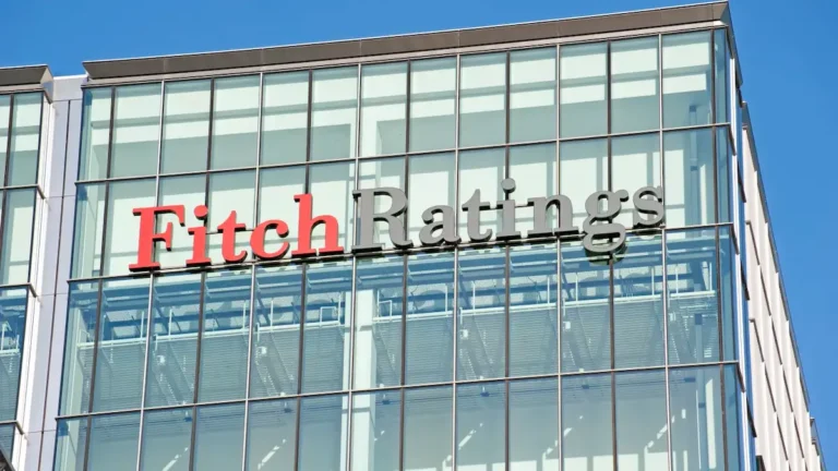Fitch ја подобри перспективата за кредитниот рејтинг на Бугарија од „стабилна“ во „позитивна“