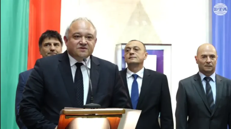 Бугарскиот министер Иван Демерџиев ја започна иницијативата „Малите големи херои“ и награди млади за доблесни постапки