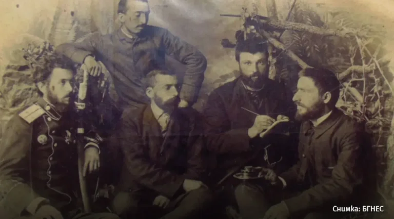 На 26 септември 1885 година Гешов започнува преговори во Лондон за признавање на обединувањето на Кнежевството Бугарија и Источна Румелија