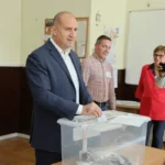 Премиерот на Бугарија, Румен Радев, повика на масовно гласање на претседателските избори: Легитимноста на нашите институции произлегува од нашиот глас