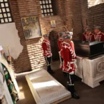 (ФОТО) Поклон пред саркофагот на цар Самоил во базиликата „Света Софија“