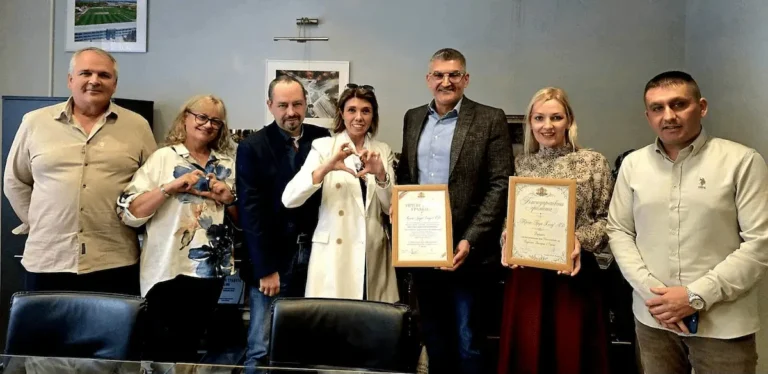 Бугарската амбасада во Србија му оддаде признание на „Трејс“ за поддршка на библиотеката на бугарската амбасада и за поддршка на хуманитарна кампања