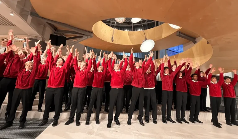 Швајцарскиот хор „Knabenkantorei Basel“ ја започна турнејата во Бугарија со концерт во Пловдив