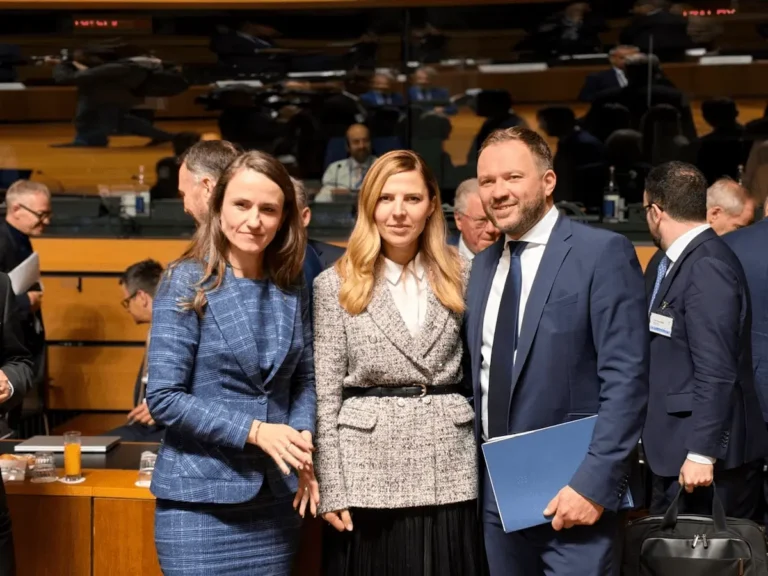 Бугарската шефица на дипломатијата Велислава Петрова: Бугарија инсистира на заеднички европски дејства и повикува на мораториум на нападите врз трговски бродови