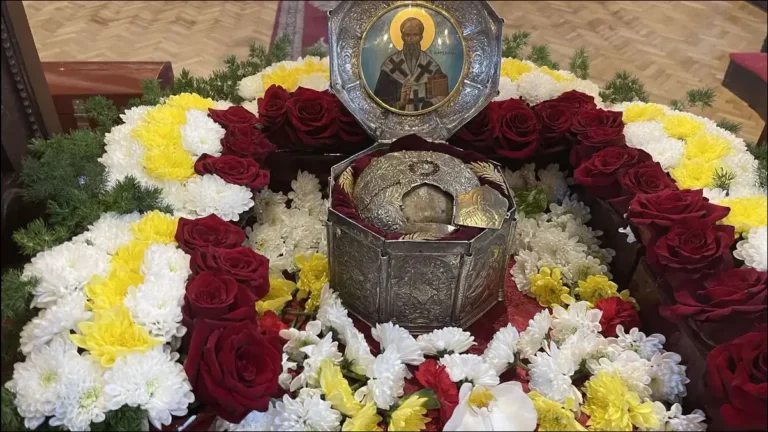 (Видео) Во Стара Загора свечено беше пречекана чесната глава на Св. Климент Охридски