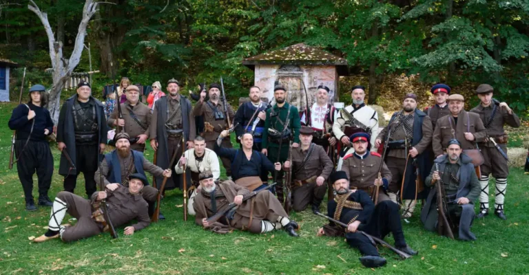 Над 200 учесници ја оживеаја историјата со голема реконструкција на Петричкиот инцидент кај планинарскиот дом „Беласица“ во Бугарија