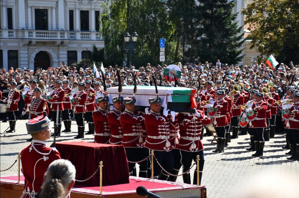 Бугарскиот амбасадор во Грција предложен за орден поради враќањето на посмртните останки на цар Самуил